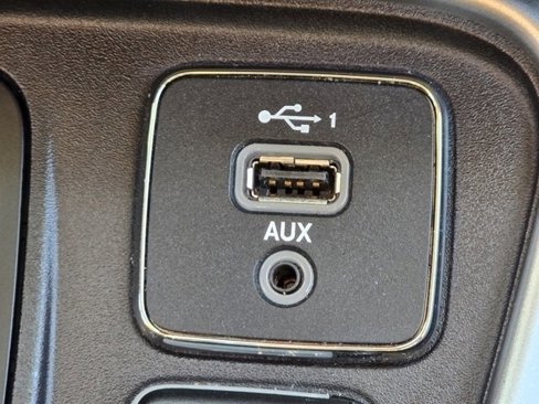 Used 2020 Jeep Compass Latitude w/ Cold Weather Group image 9