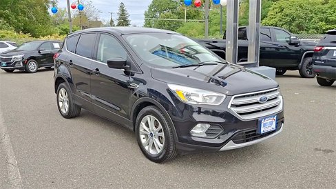 Used 2019 Ford Escape SE image 2
