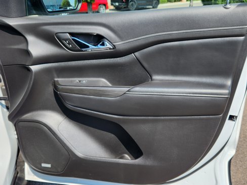 Used 2019 GMC Acadia SLT image 18