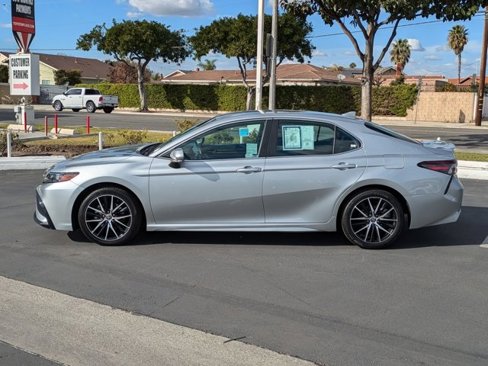 Used 2022 Toyota Camry SE image 12