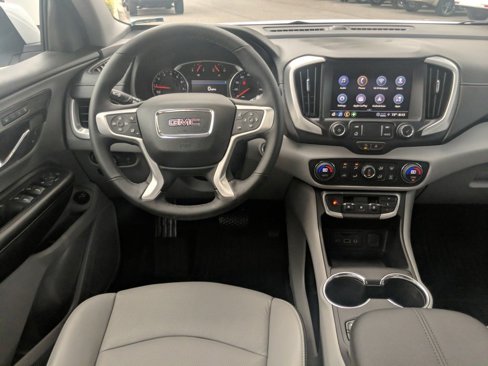 Used 2024 GMC Terrain SLT image 2