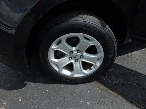 Used 2013 Ford Edge SE image 48