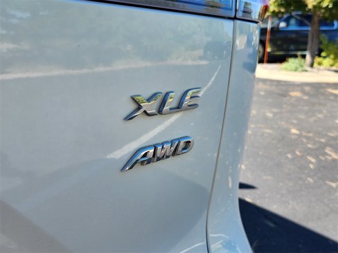 Used 2022 Toyota Corolla Cross XLE image 15