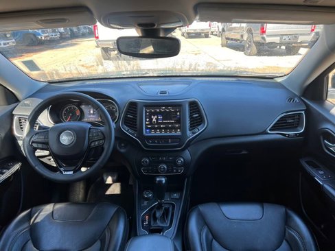 Used 2023 Jeep Cherokee Altitude Lux image 20