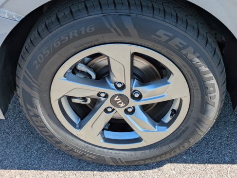 Used 2021 Kia K5 LXS image 9