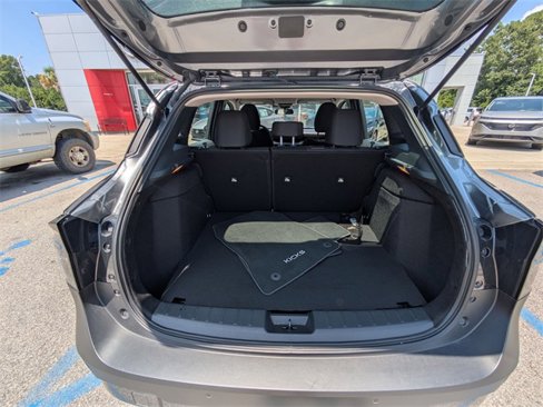 Used 2025 Nissan Kicks S w/ Charging Package image 24