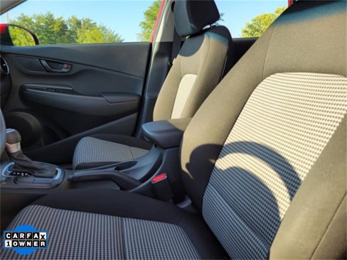 Used 2021 Hyundai Kona SE image 16