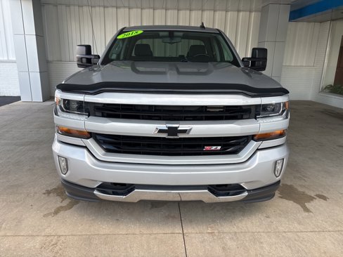 Used 2018 Chevrolet Silverado 1500 LT w/ LPO, Black Pack image 2