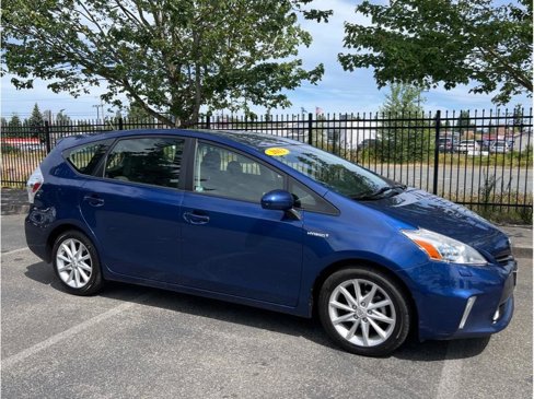 Used 2012 Toyota Prius V Five image 3