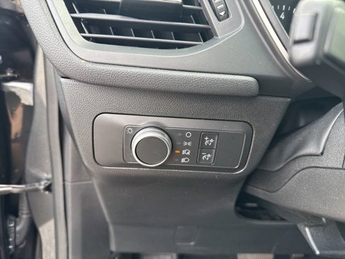 Used 2020 Ford Escape SE image 23