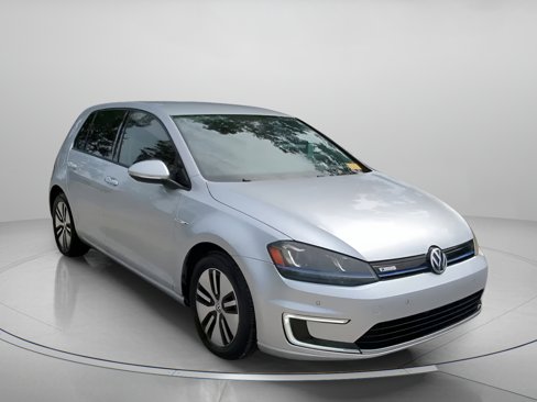 Used 2016 Volkswagen e-Golf SEL Premium image 2