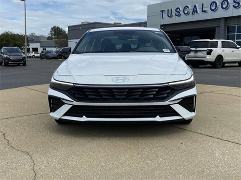 Used 2025 Hyundai Elantra Sport image 6