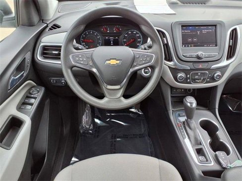 Used 2021 Chevrolet Equinox LS w/ LS Convenience Package image 4