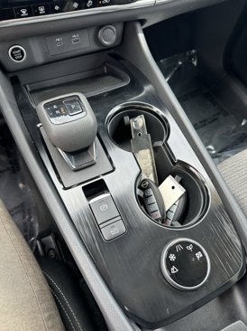 Used 2022 Nissan Rogue SV image 13