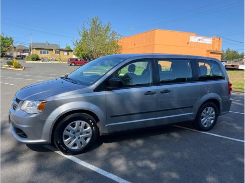 Used 2016 Dodge Grand Caravan American Value Package w/ UConnect Hands-Free Group image 21