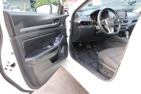 Used 2023 Nissan Altima 2.5 SV image 10