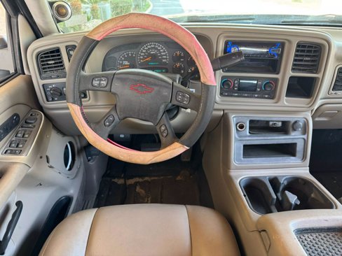 Used 2004 Chevrolet Suburban Z71 w/ Preferred Equipment Group image 26