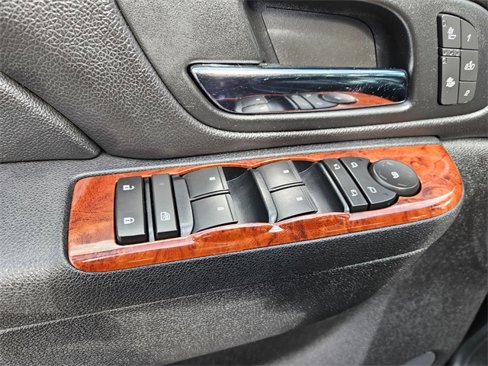 Used 2011 Chevrolet Avalanche LT image 15