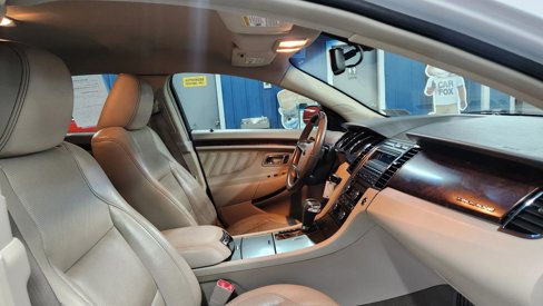 Used 2010 Ford Taurus Limited image 13