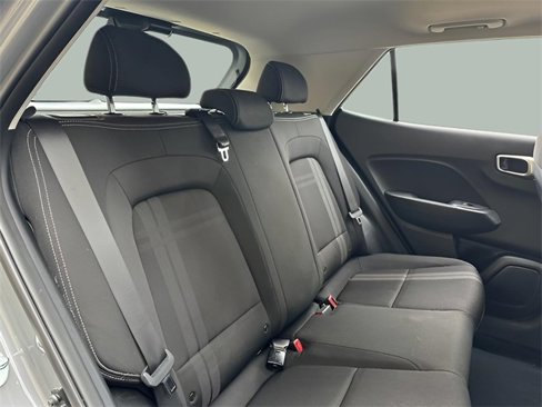 Used 2023 Hyundai Venue SEL image 20