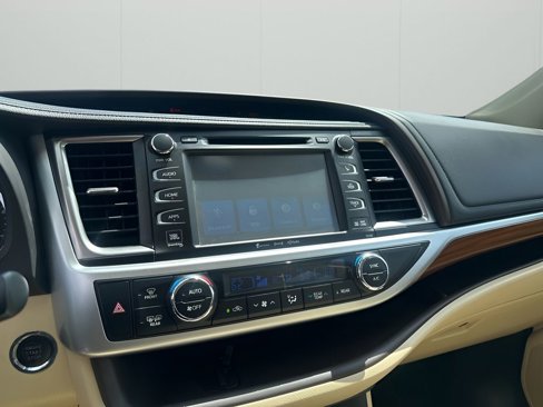 Used 2018 Toyota Highlander Limited image 36