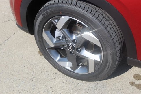 New 2025 Hyundai Venue SEL image 3