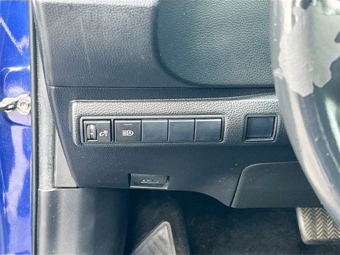 Used 2020 Toyota Corolla SE w/ SE Premium Package image 10