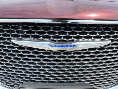 Used 2019 Chrysler 300 Limited image 44