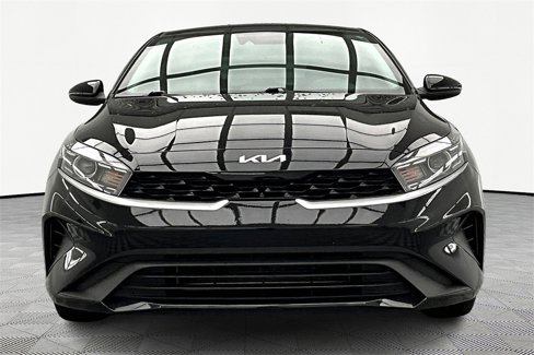 Used 2024 Kia Forte LXS image 3
