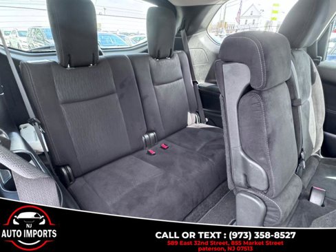 Used 2015 Nissan Pathfinder S image 21