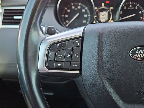 Used 2017 Land Rover Discovery Sport SE image 17