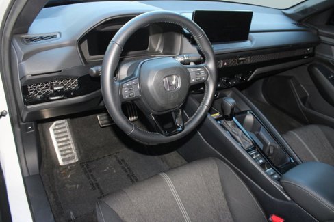Used 2025 Honda Accord Sport image 4