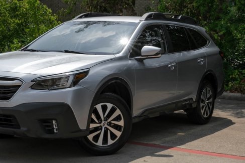 Used 2020 Subaru Outback Premium image 6
