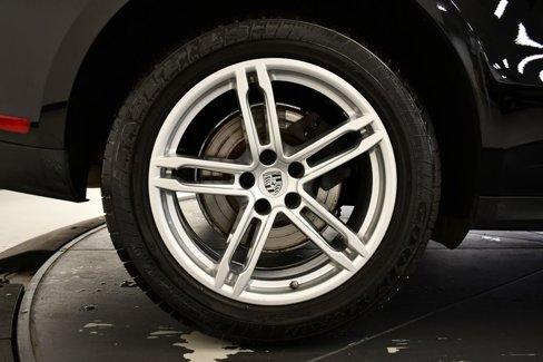 Used 2023 Porsche Macan Turbo image 19