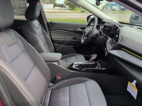 New 2025 Chevrolet Trax LT w/ Driver Confidence Package image 30