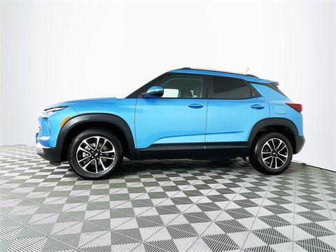 Used 2025 Chevrolet TrailBlazer LT w/ Driver Confidence Package image 4