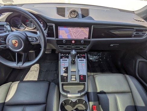 Certified 2024 Porsche Macan image 20