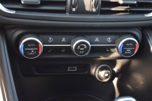Used 2022 Alfa Romeo Giulia Sprint image 34