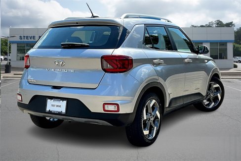 Used 2023 Hyundai Venue SEL w/ Cargo Package image 6