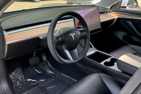 Used 2022 Tesla Model 3 Long Range image 16