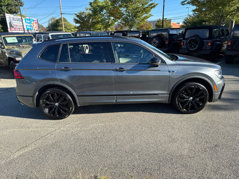 Used 2021 Volkswagen Tiguan SE R-Line w/ 3rd Row Seat Package image 7