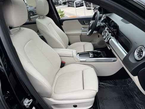 Certified 2025 Mercedes-Benz GLB 250 image 6