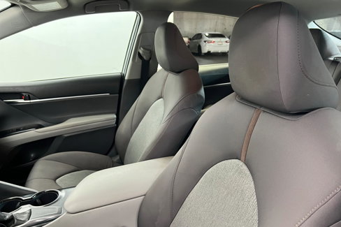 Certified 2019 Toyota Camry LE image 17