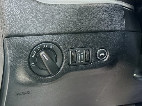 Used 2022 Dodge Charger SXT w/ Leather Interior Group image 10