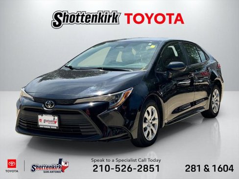 Certified 2023 Toyota Corolla LE image 1