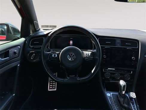 Used 2018 Volkswagen Golf R 4-Door image 12