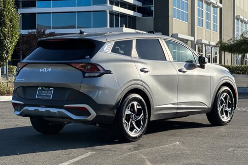 Used 2023 Kia Sportage LX image 4
