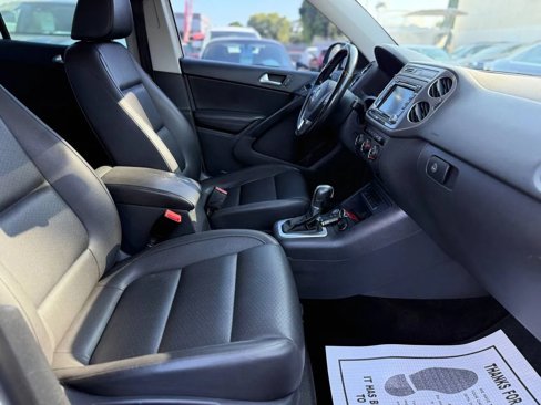 Used 2014 Volkswagen Tiguan SE image 26