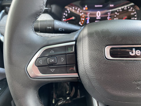 Used 2024 Jeep Compass Latitude image 15