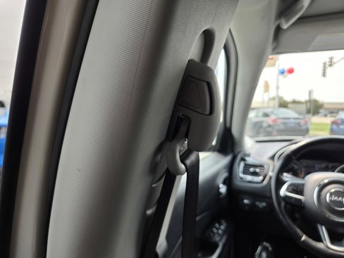 Used 2021 Jeep Compass Latitude image 31